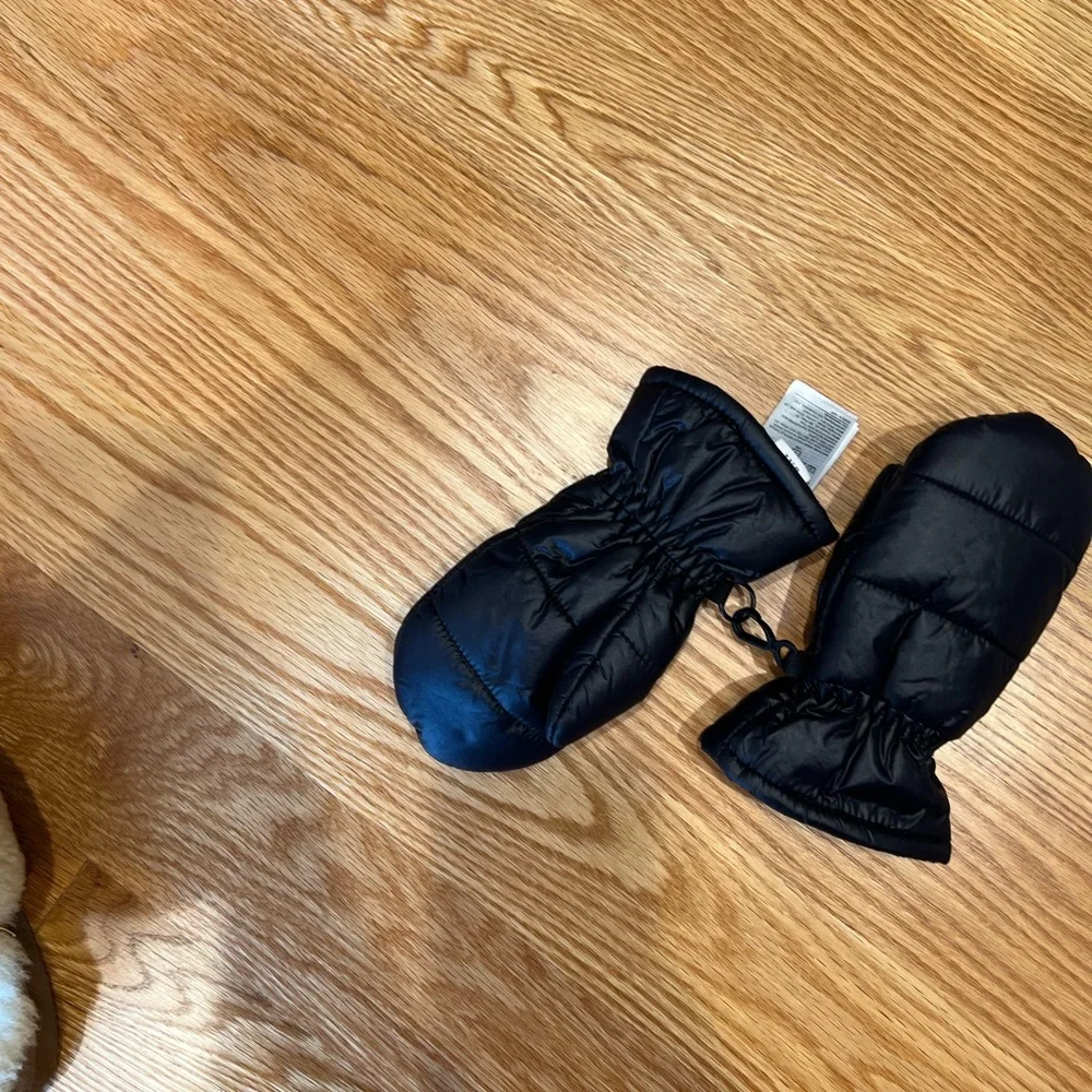 Baby gap black gloves size medium